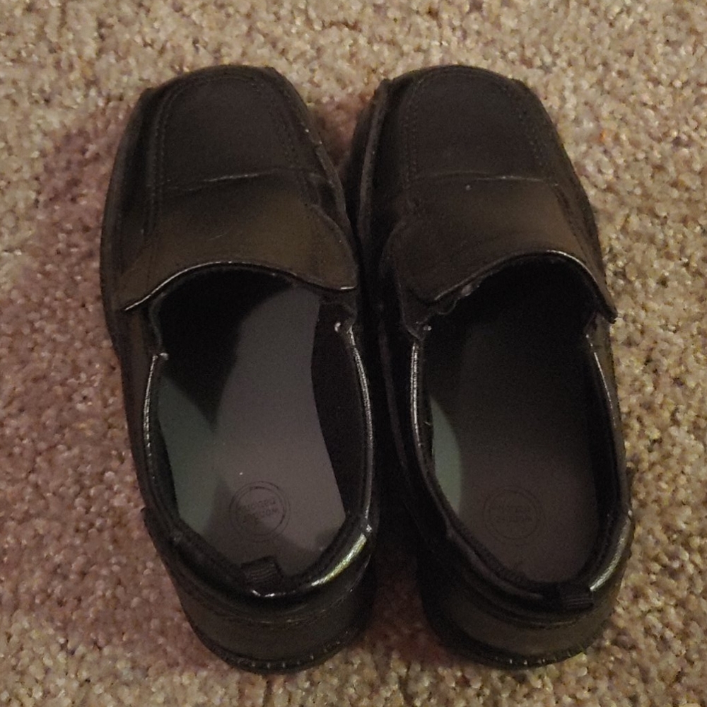 Kids dress shoes, worns a few times but in shape